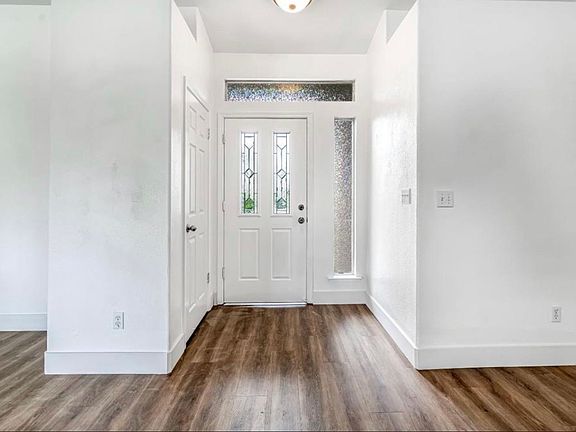 3rd image of 5526 N Delbert Ave