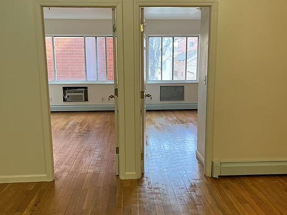 5th image of 3107 Linden Pl APT 2