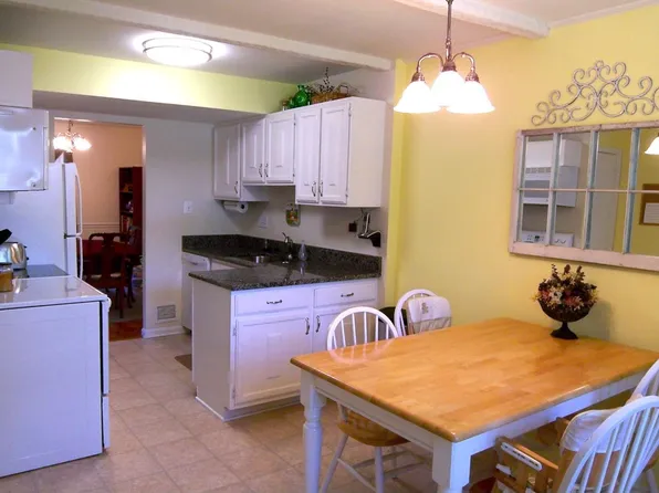 6824 Dina Leigh Ct, Springfield, VA 22153