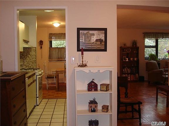 5th image of 315 Atlantic Ave APT 1B