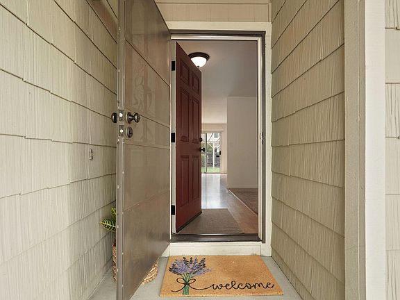 5th image of 718 Greenhaven Drive