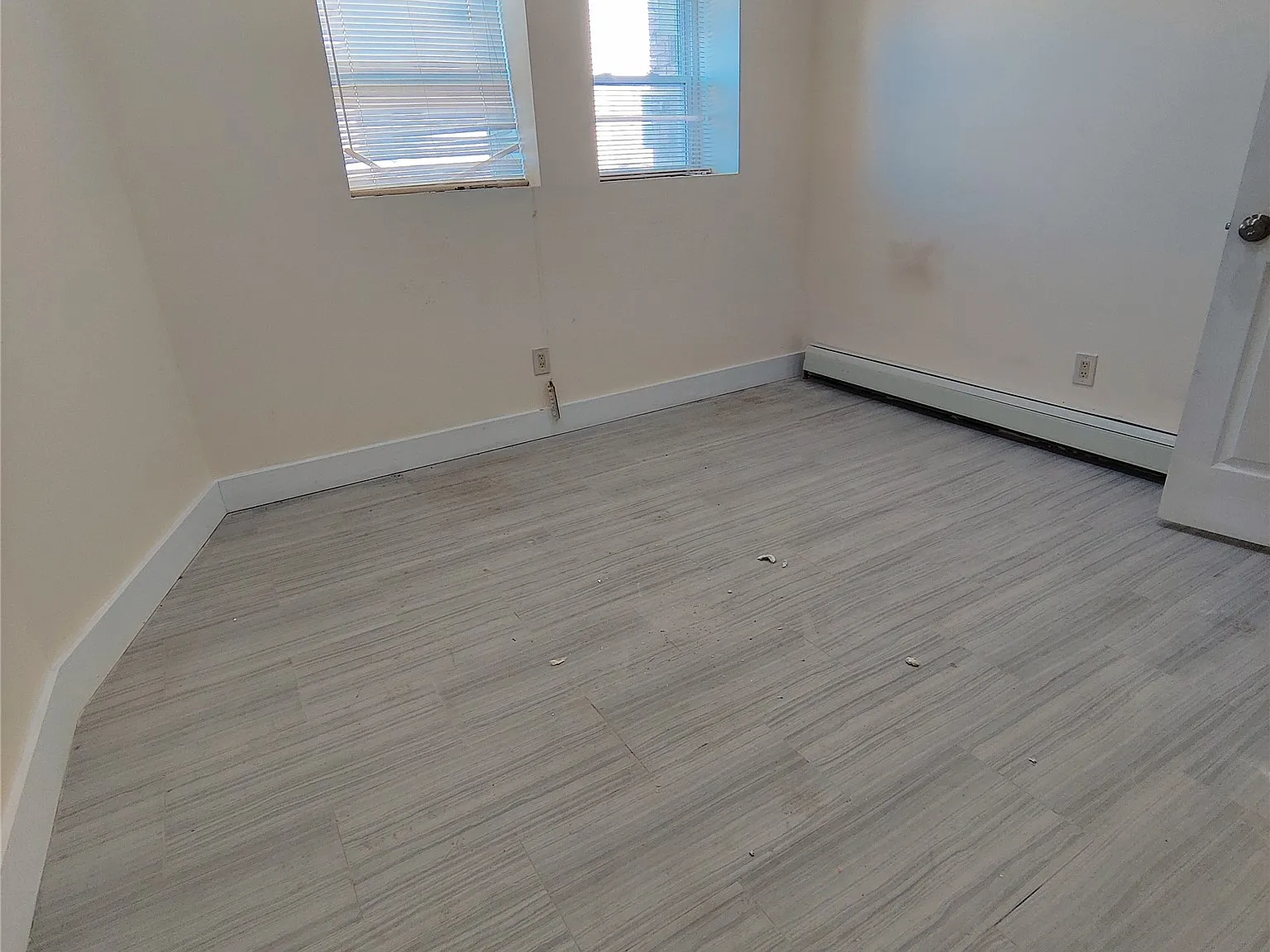 1 bed, 1.0 bath, 615 sqft, $980 — Photo 2