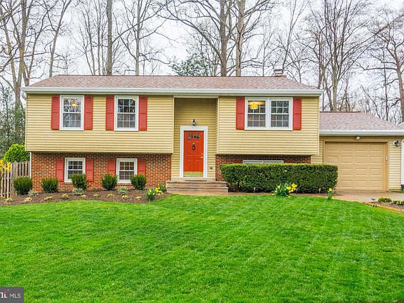 2nd image of 4923 Bexley Ln