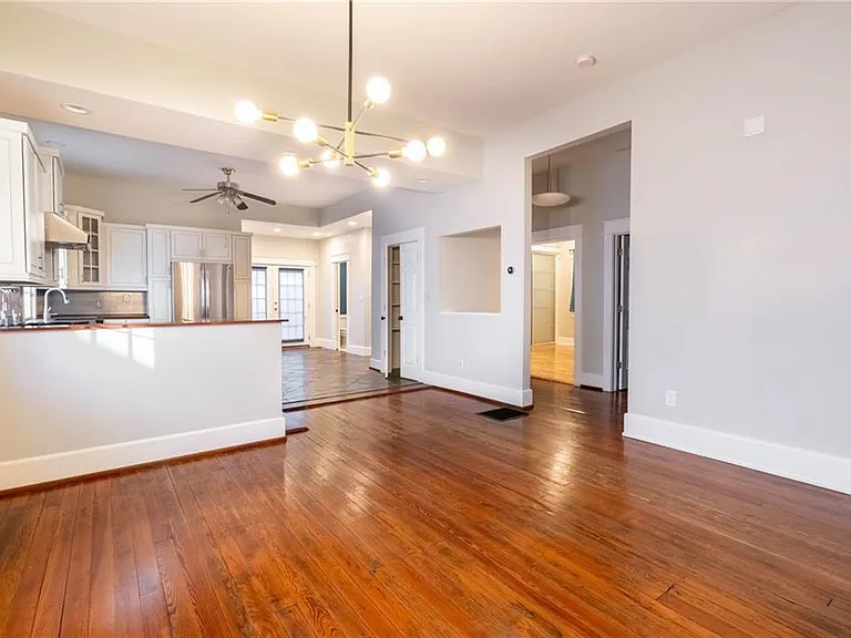 311 Josephine St NE — Photo 16