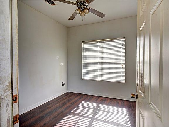3rd image of 206 Celina Dr