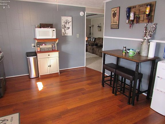4th image of 308 Elm Ave