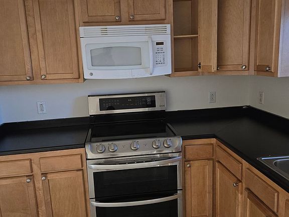 2nd image of 56-60 Anchor St #56