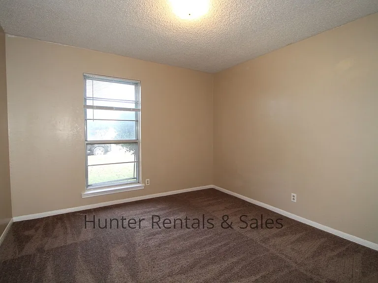 2810 Lawndale St — Photo 26