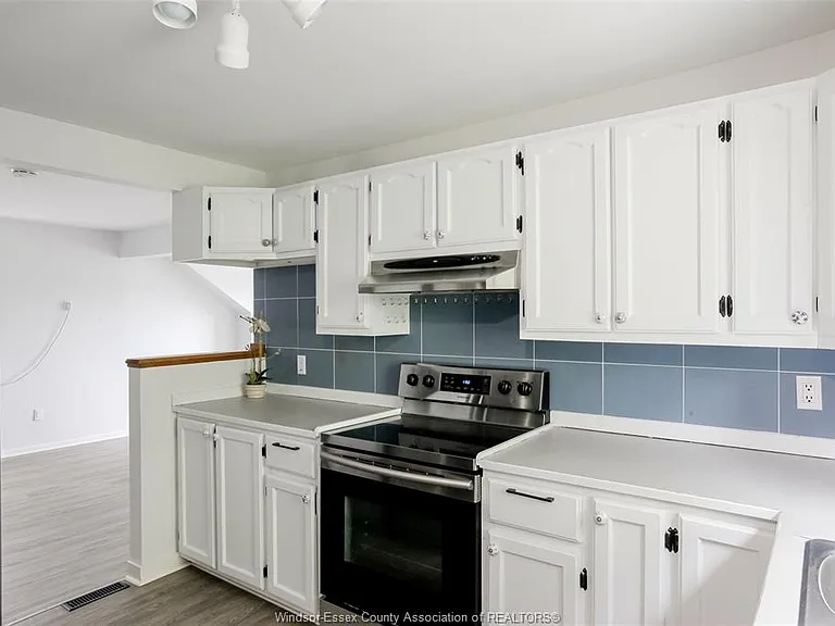 1453 Marentette Ave #UPPER — Photo 9