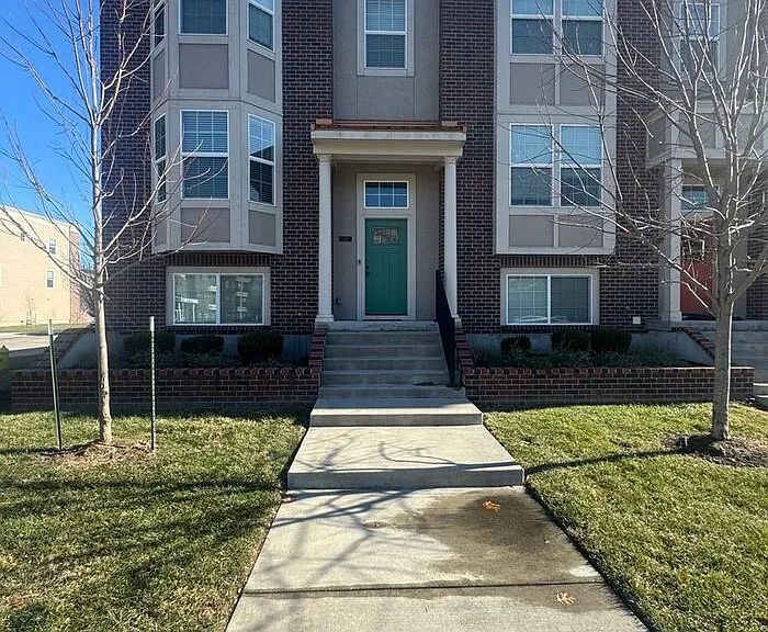 3015 Swift St — Photo 1