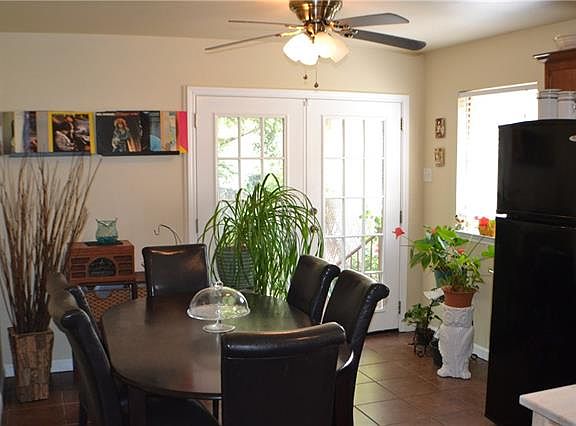 4th image of 4110 Texas Dr