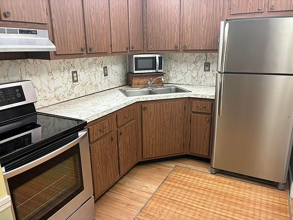 3rd image of 659 W Oakland Park Boulevard #204-c
