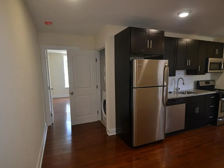 416 S 15th St #3F — Photo 2