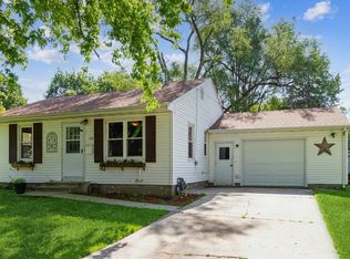 710 E 21st Pl S, Newton, IA 50208