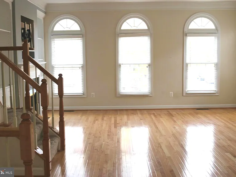 1601 Leeds Castle Dr — Photo 10