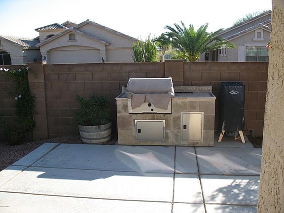 4th image of 17930 W Weatherby Dr #205