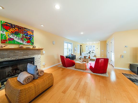 5th image of 82 Osborne Ln