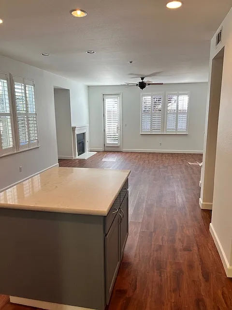 4 bed, 3.0 bath, 2123 sqft, $4,950 — Photo 3