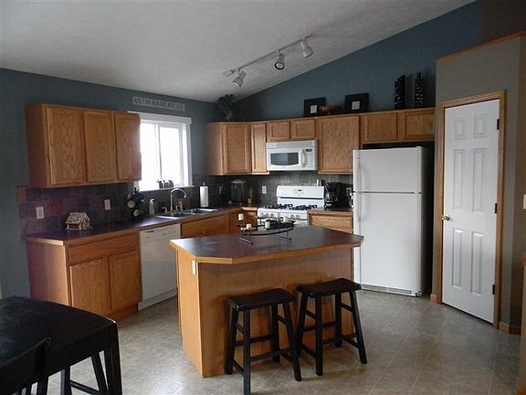 2nd image of 14699 Lincoln Park Pl NE
