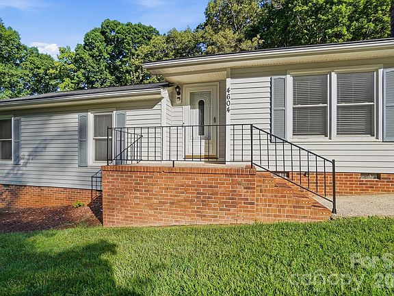 5th image of 4604 Oakwood Cir