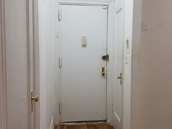 5th image of 11 Midwood St #B99