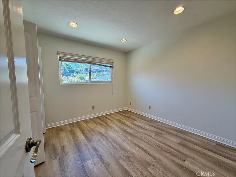 20007 Mildred Ave — Photo 13