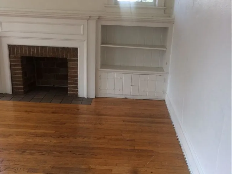 2526 N Maryland Ave #1 — Photo 4