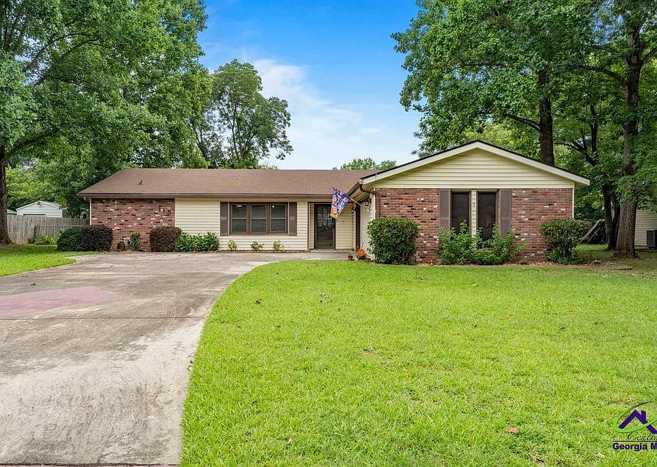 1st image of 115 Foxfire Dr