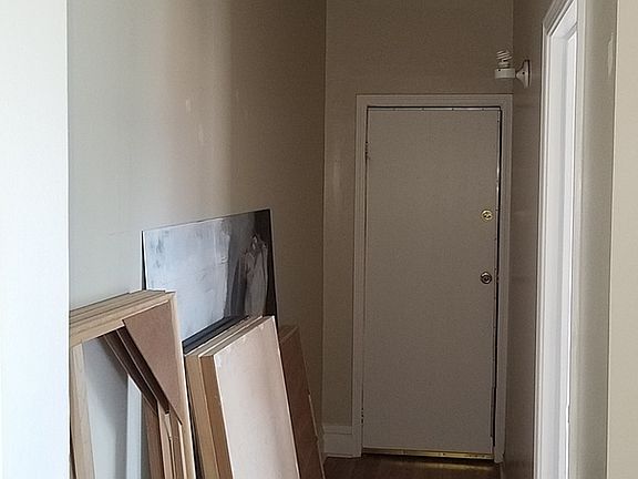 4th image of 857 N Central Park Ave