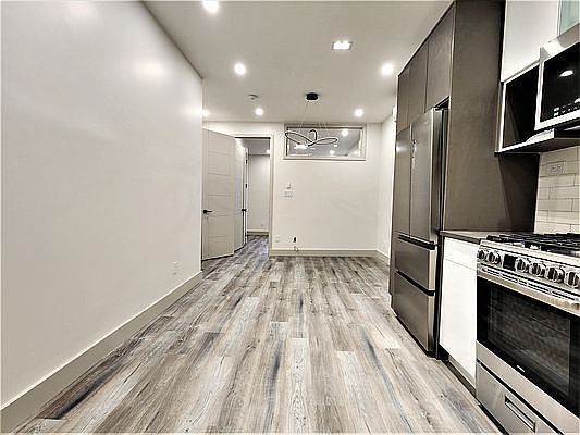 3rd image of 945 4th Ave #1