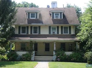 238 Woodside Ave, Ridgewood, NJ 07450