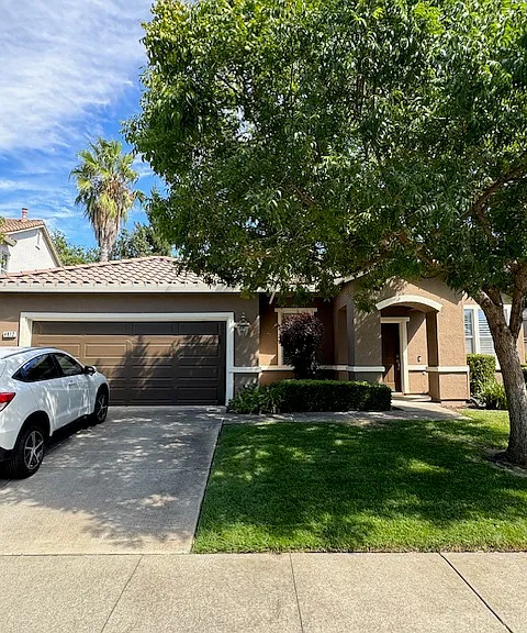 4812 Darlington Ln — Photo 1