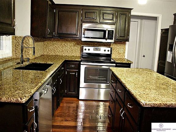 4th image of 10271 Washington Dr