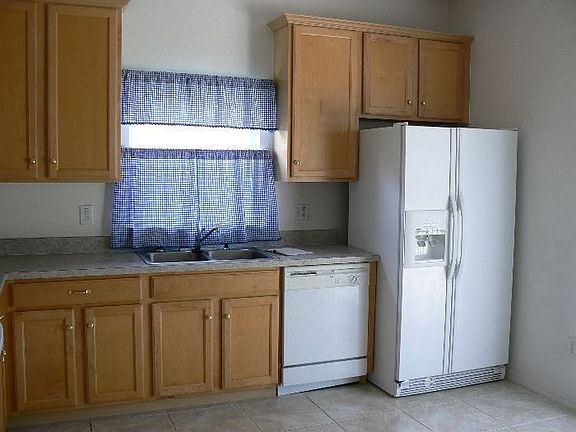 3rd image of 2571 Dwyer Ln
