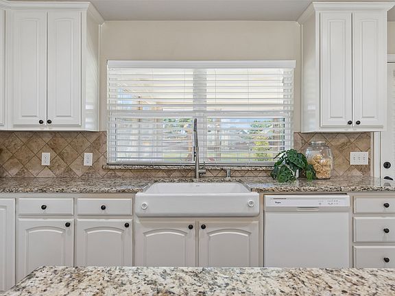 4th image of 8106 Woodside Rd