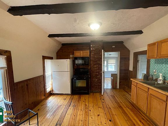 2nd image of 2208 2nd St NE #2