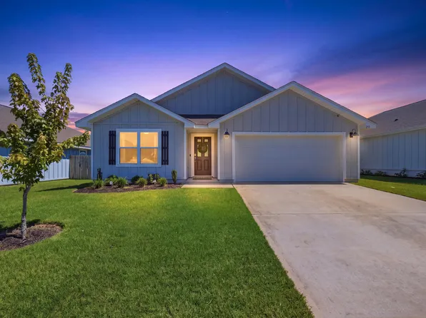 211 Laurel Hill St, Crestview, FL 32539