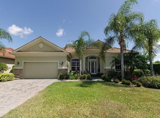 8269 Potomac Ln, Naples, FL 34104