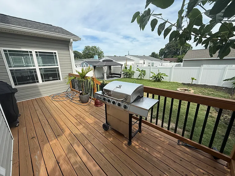445 Rogers Ave — Photo 35