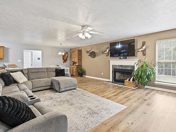 2nd image of 112 Hilltrace Dr