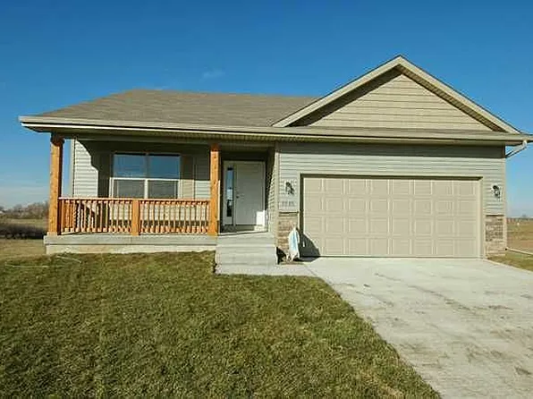 1515 Madisyn Cir, Winterset, IA 50273