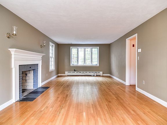 4th image of 15 Juniper Ln