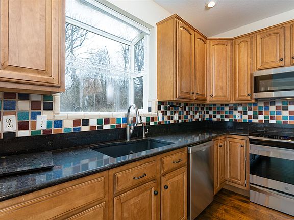 2nd image of 1810 Scarborough Dr