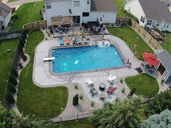 2nd image of 4824 Wild Meadow St