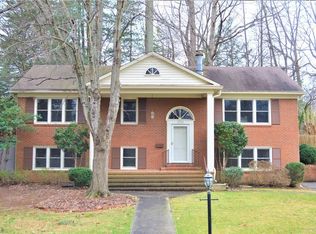 1711 Brookcliff Dr, Greensboro, NC 27408