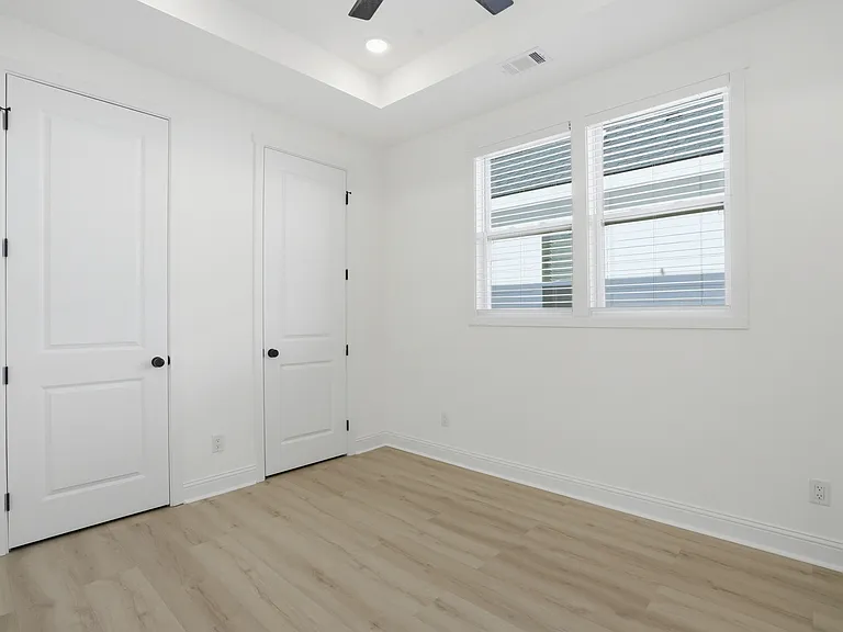 1230 E Anderson St — Photo 26