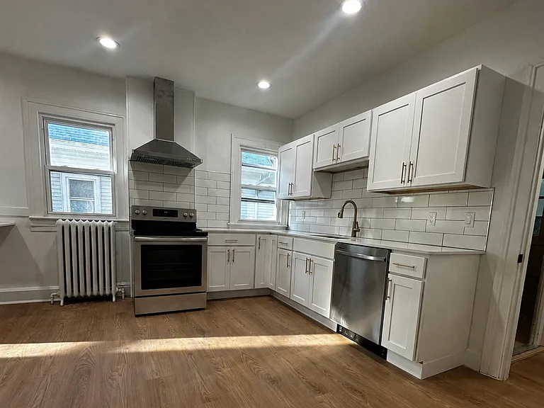 152 Maplewood Ave #2 — Photo 6