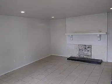 1 bed, 1.0 bath, 786 sqft, $1,100 — Photo 2