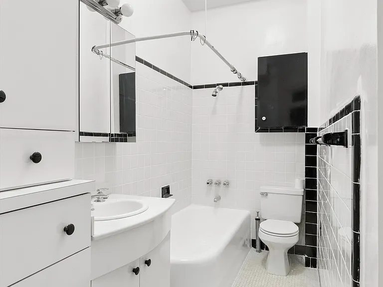 2109 Broadway #360 — Photo 2