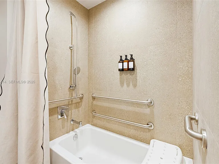 11 NE 6th St #2901 — Photo 22